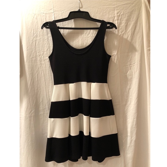 Cute Striped Dress - Picture 2 of 3